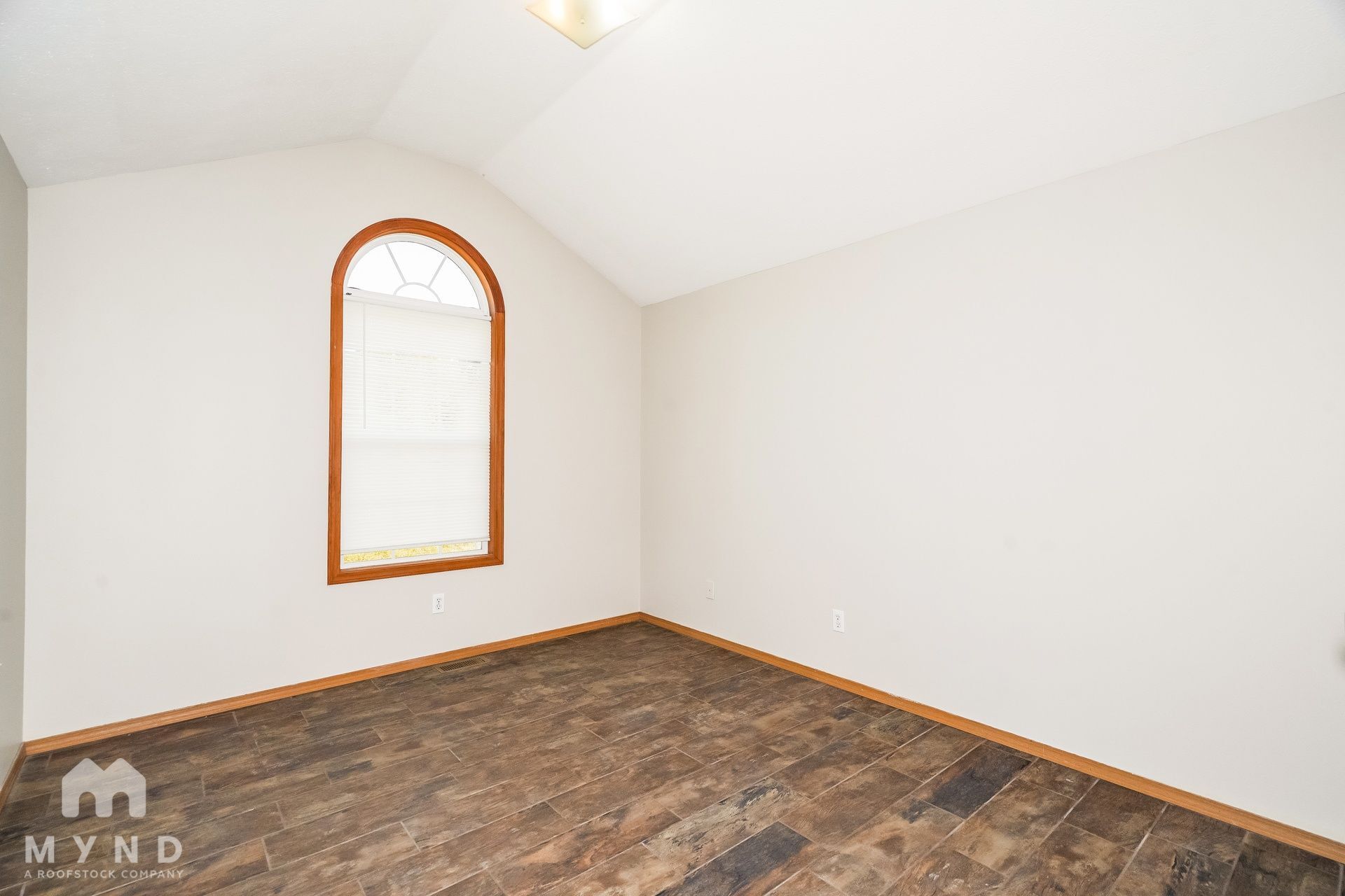 Building Photo - 2628 E Moonlight St