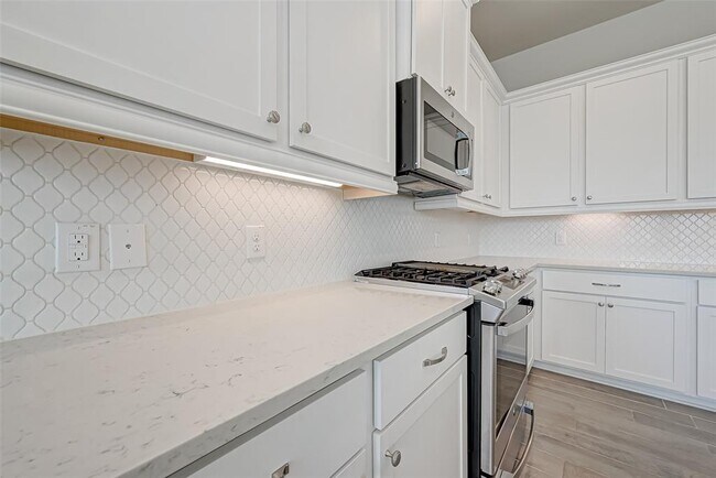 Building Photo - 16235 Rattlesnake Run Trail Trl
