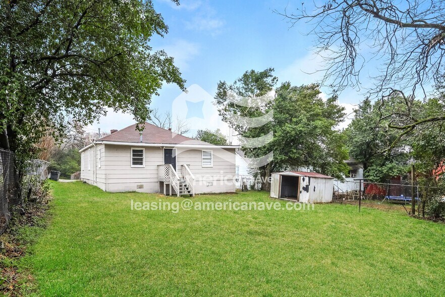 Building Photo - 2109 14th Ct