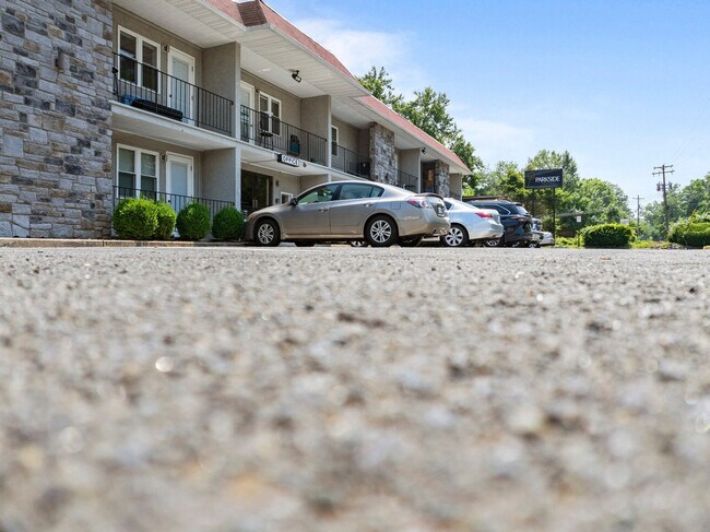 Building Photo - 30 U.S. 9W-SI ID1466753P