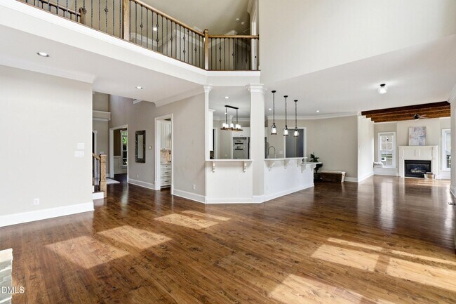 Building Photo - 2515 Village Manor Way