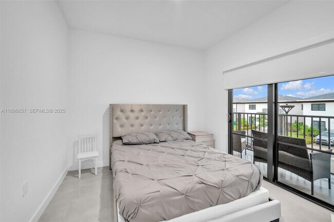 Building Photo - 1337 NW 3rd St