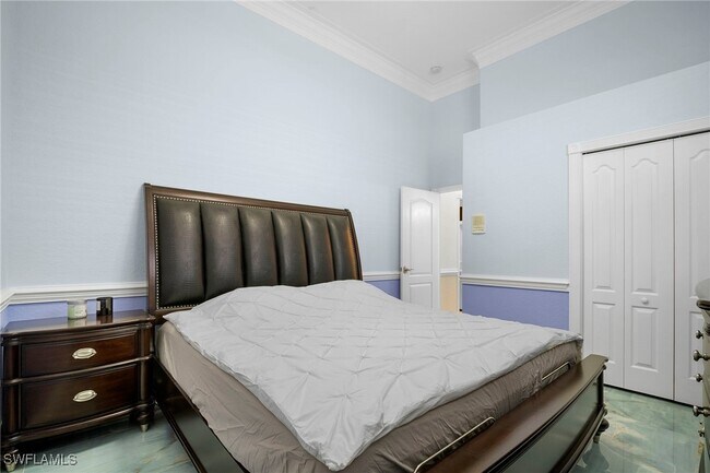 Building Photo - 5024 SW 8th Pl