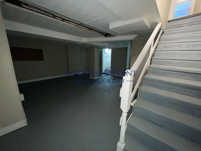 Building Photo - Welcome To Your New Home! FIRST MONTH'S RENT FREE!!