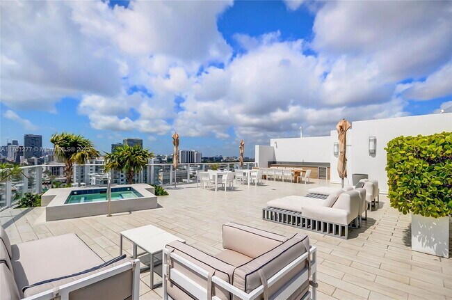 Building Photo - 4250 Biscayne Blvd