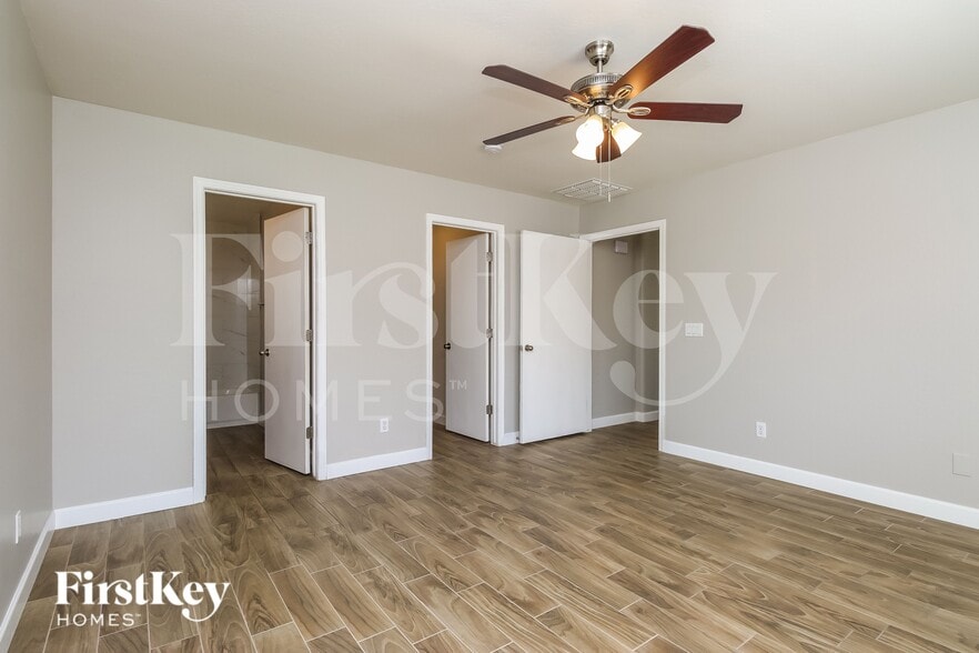 Building Photo - 11623 W Fooks Dr