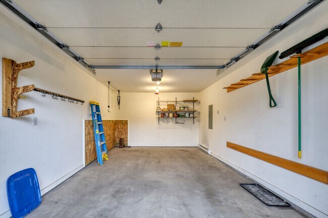 Building Photo - 313 Firelight Dr