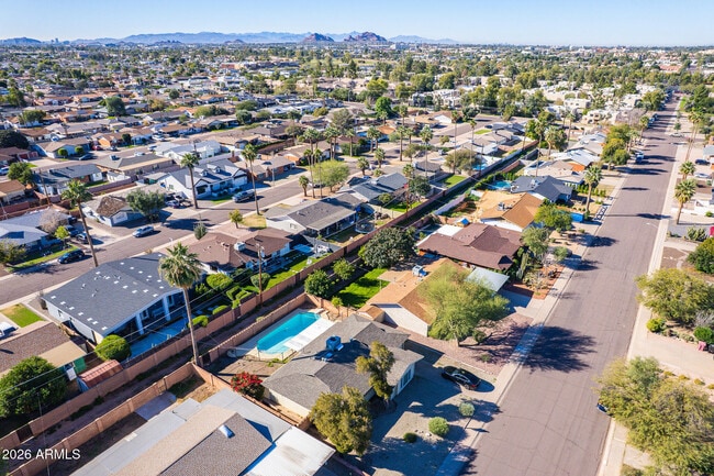 Building Photo - 8303 E Glenrosa Ave