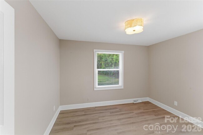 Building Photo - 2405 Greenland Ave