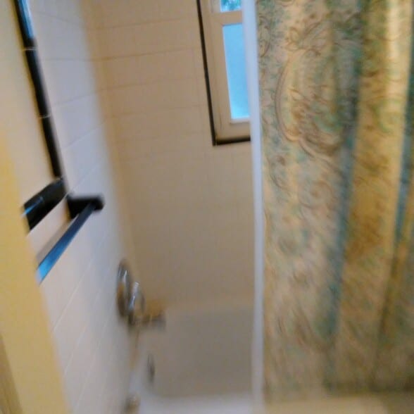 Bathroom - 5830 Biscayne Dr
