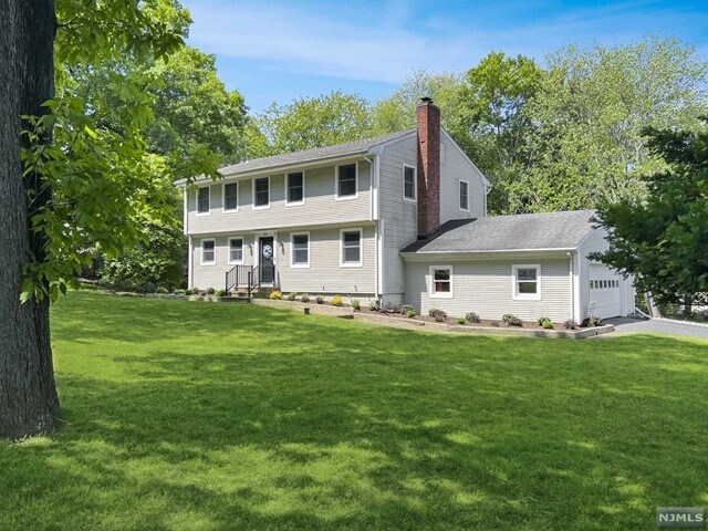 Building Photo - 204 Deerfield Ln