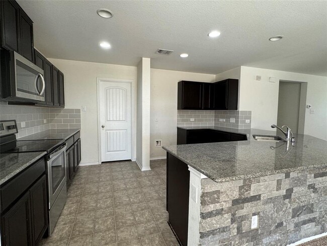 Building Photo - 111 Jasmine Cove