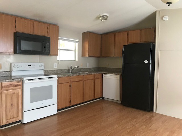 Building Photo - 54 Willowbrook Ct