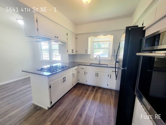 Building Photo - 5641 4th St NE