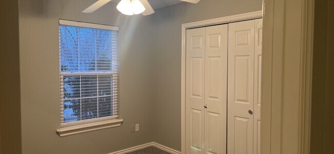 Building Photo - Great Location in Bentonville!