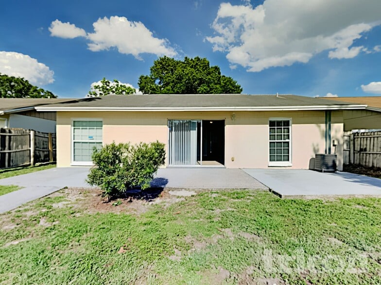 Building Photo - 1757 Lakeview Village Dr