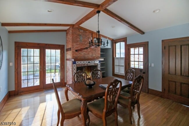 Building Photo - 405 Mt Hermon Rd