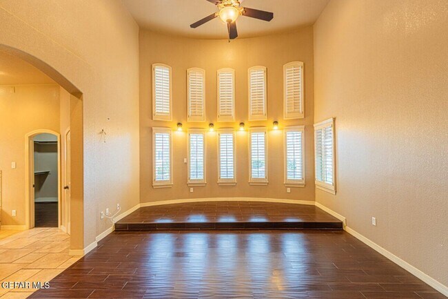 Building Photo - 3849 Tierra Campa Dr