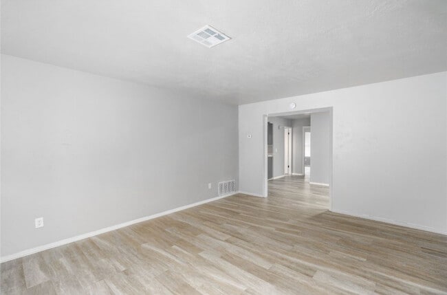 Building Photo - 206 Barrett Pl