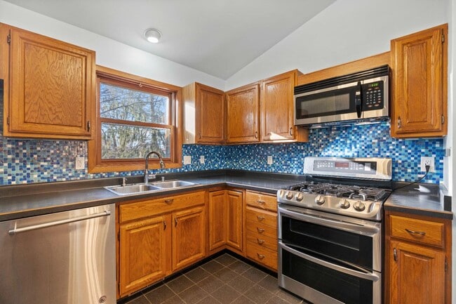 Building Photo - 7885 E Oakbrook Cir