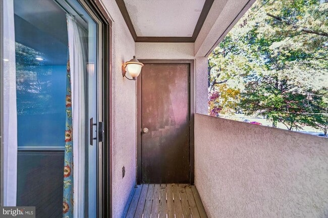 Building Photo - 8934 Battery Pl