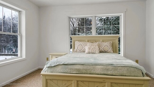 Building Photo - 3BR/2.5BA Townhouse Available July 1st!!! - Great Residential Neighborhood!!