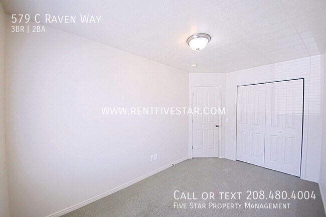 Building Photo - 579 Raven Way