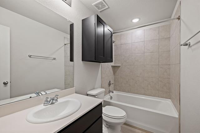 Building Photo - 3500 Brentwood Dr