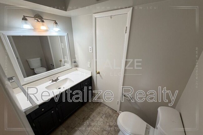 Building Photo - 1504 Dauphin St