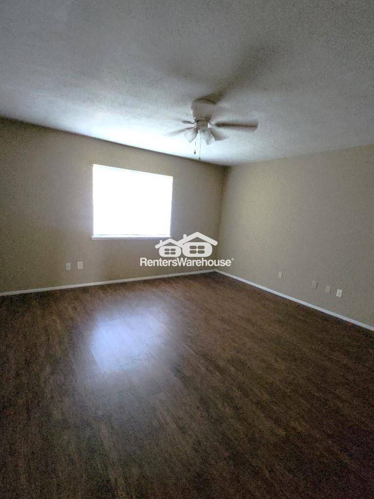 Building Photo - 24310 Rockin 7 Dr