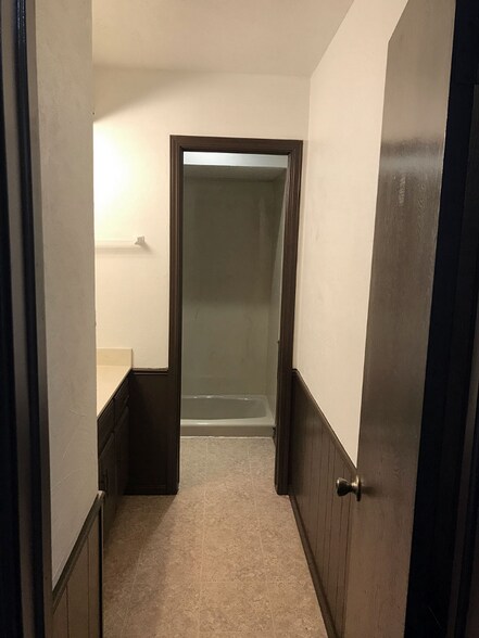 Building Photo - 304 Willow Branch Rd