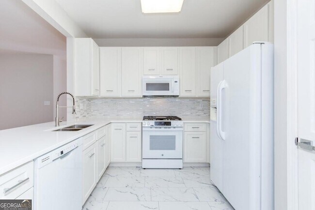 Building Photo - 3418 Rose Arbor Ct