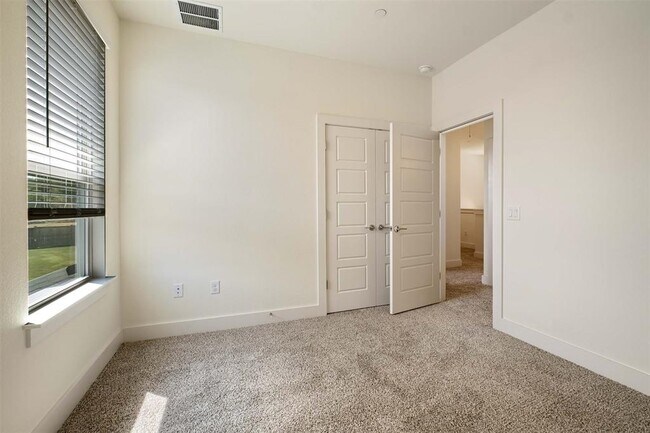 Building Photo - 11202 Gadsen Ln