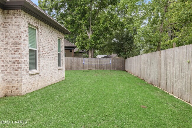 Building Photo - 100 Sanctuary Ln