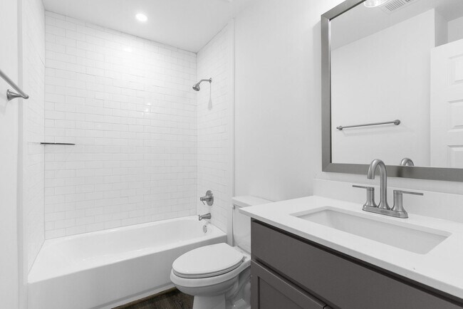 Interior Photo - Townview