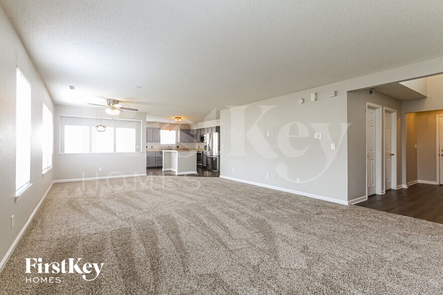 Building Photo - 8114 Grove Berry Dr