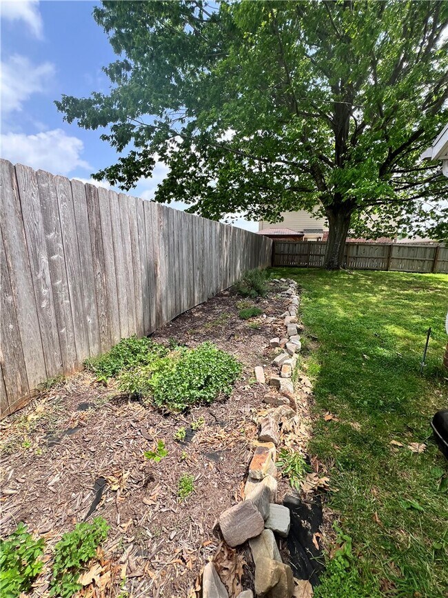 Building Photo - 2009 S 11th St