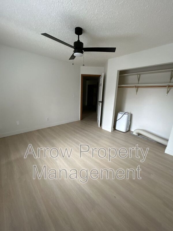 Building Photo - 205 E Arbor Ave
