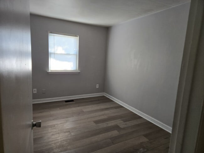 Building Photo - 606 Redkirk Ln