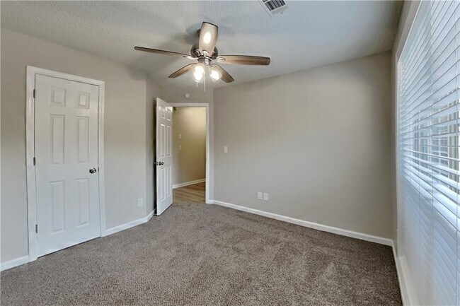 Building Photo - 2890 Williams Farm Dr