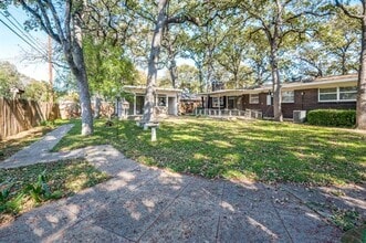 Building Photo - 1919 Betsy Ln