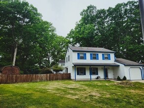 Building Photo - 703 Lance Dr