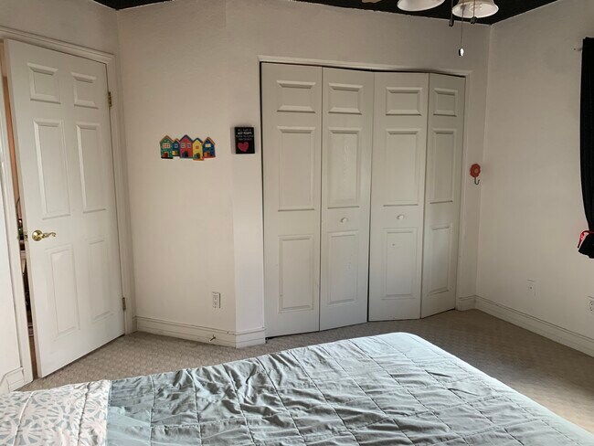 Building Photo - 23465 Via Ronda