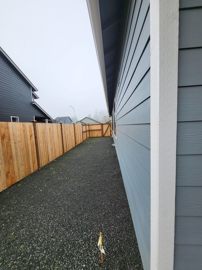 Building Photo - Brand New Home in Winlock