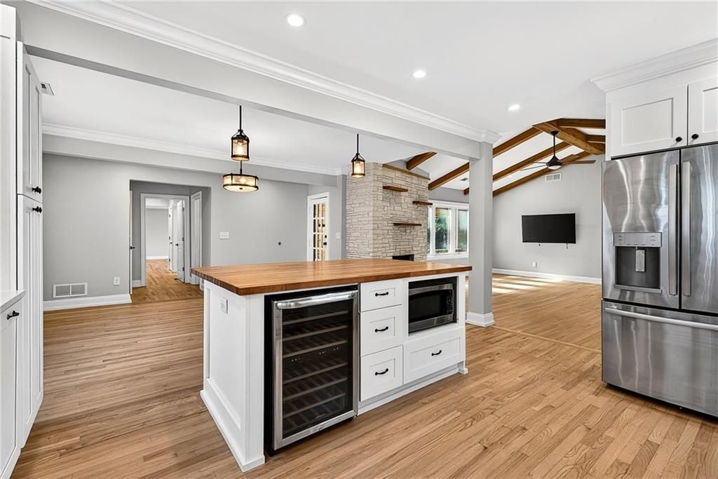 Building Photo - 1319 Chalmette Dr NE