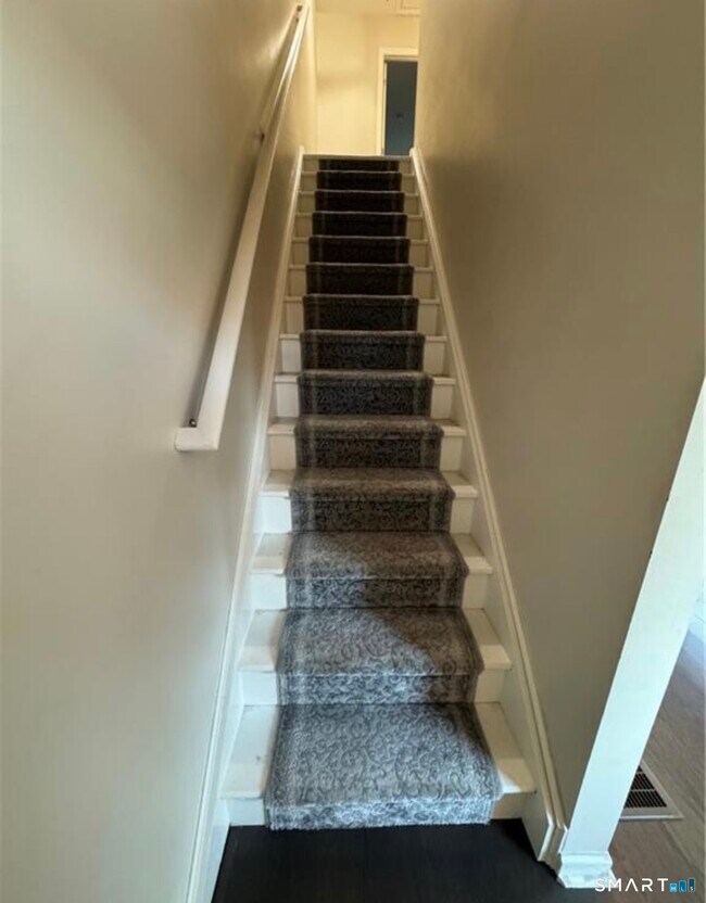 Building Photo - 41 Nash Pl