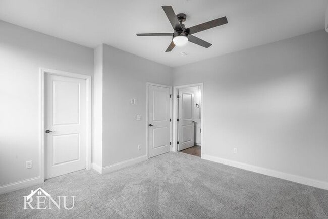 Building Photo - 5610 Sofias Cir