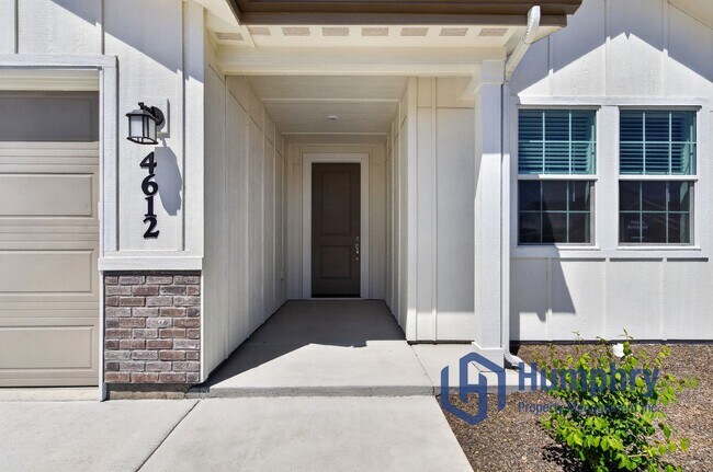 Building Photo - Beautiful home minutes from Costco