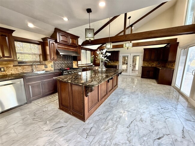 Building Photo - 2502 Lake Gardens Ct