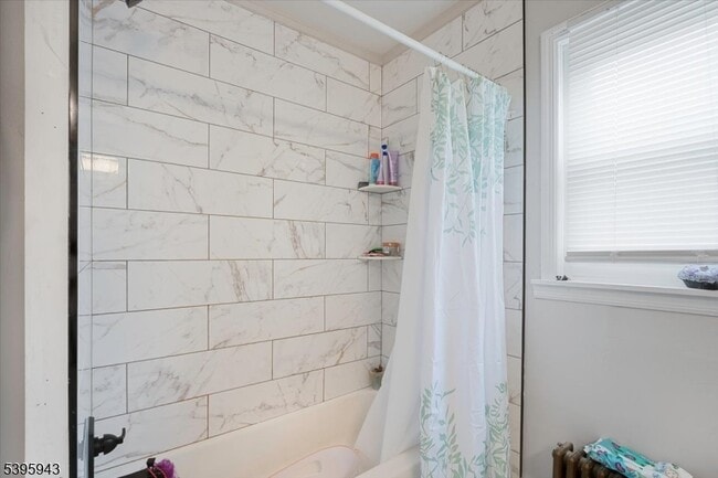 Building Photo - 21 Munson St